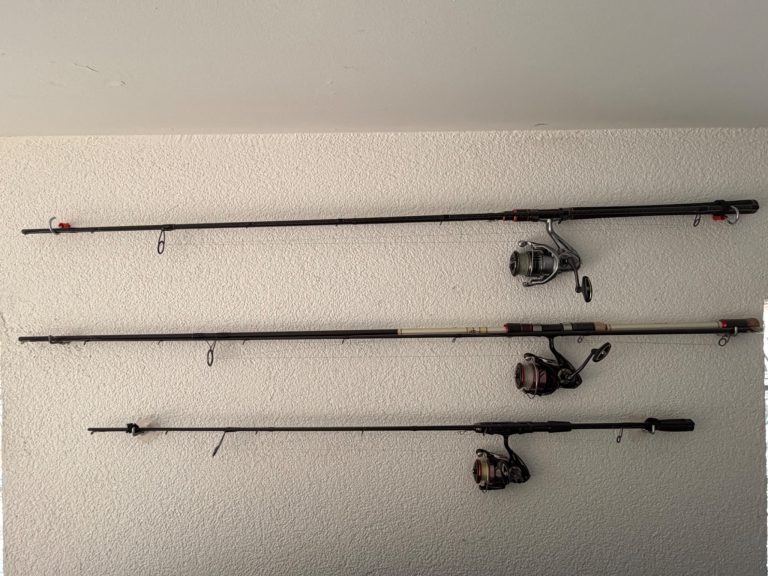 How to store fishing rods horizontally on a wall using DIY supports